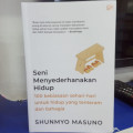 SENI MENYEDERHANAKAN HIDUP